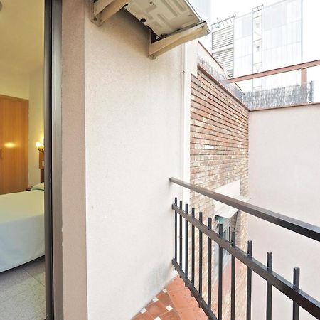Hostal Ballestero Barcelona Exteriör bild