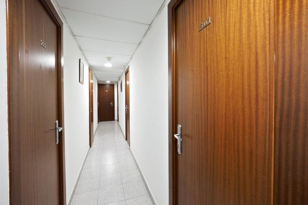 Hostal Ballestero Barcelona Exteriör bild