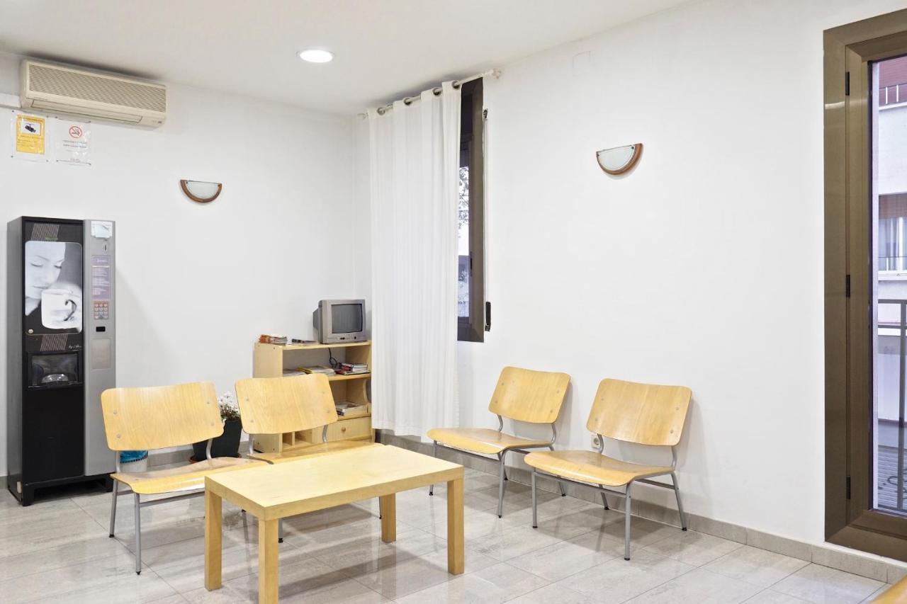 Hostal Ballestero Barcelona Exteriör bild