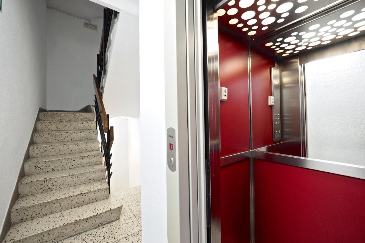 Hostal Ballestero Barcelona Exteriör bild