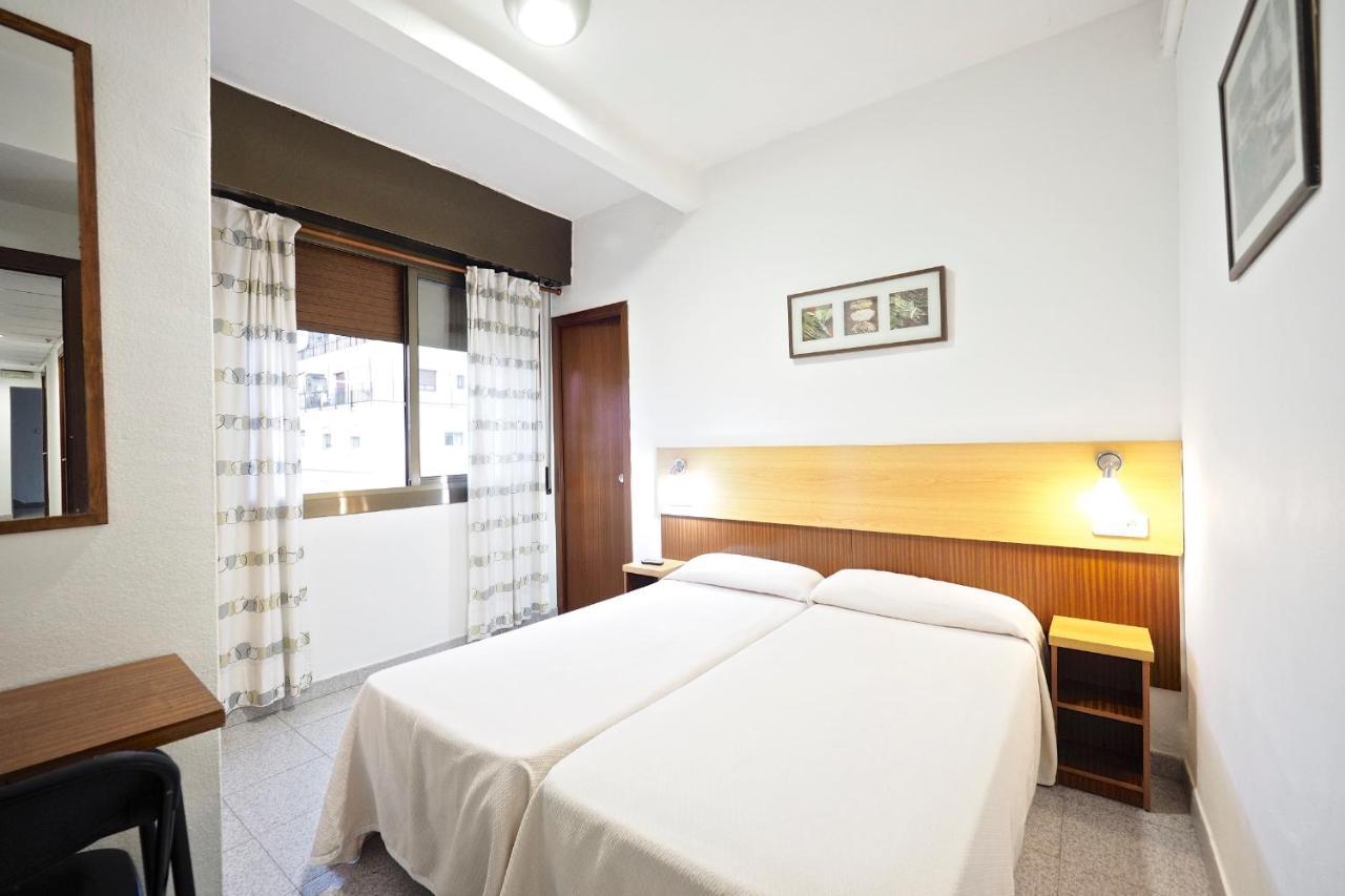 Hostal Ballestero Barcelona Exteriör bild