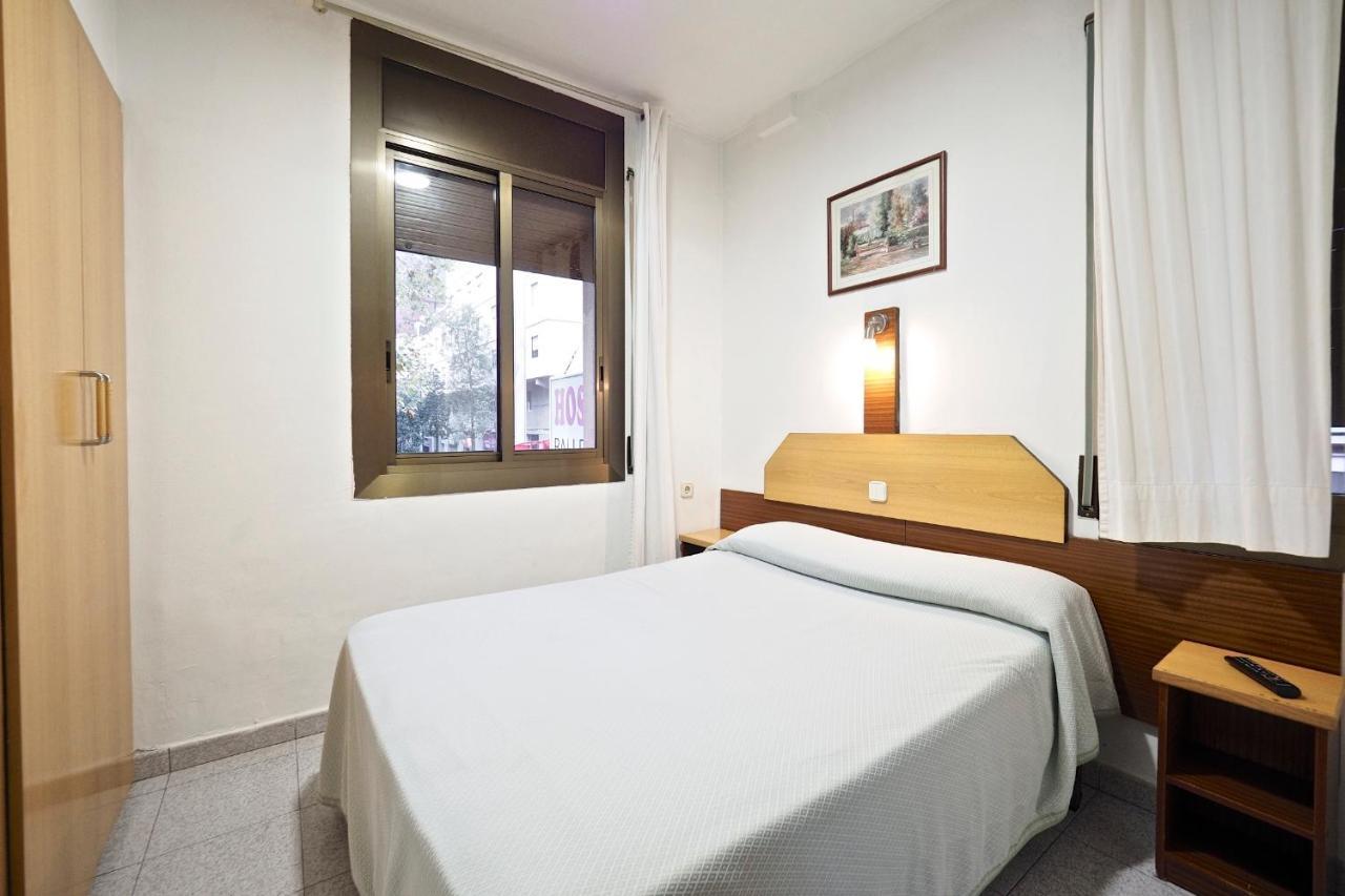 Hostal Ballestero Barcelona Exteriör bild