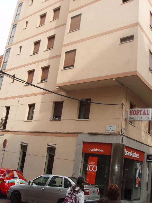 Hostal Ballestero Barcelona Exteriör bild