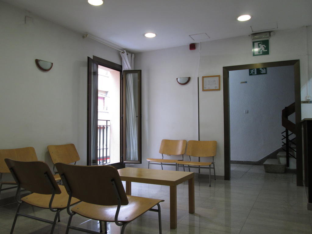 Hostal Ballestero Barcelona Exteriör bild