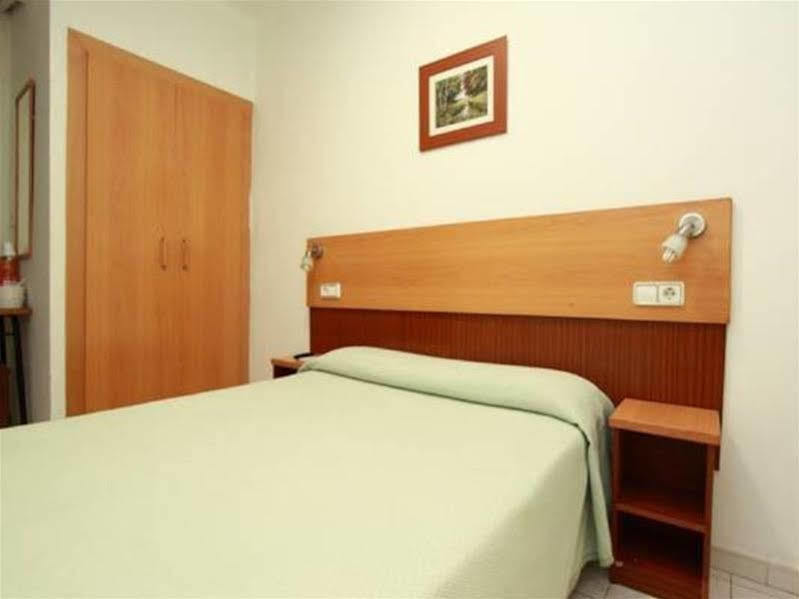 Hostal Ballestero Barcelona Exteriör bild